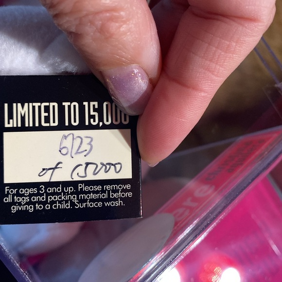 CHRISTINA AGUILERA Rare Bear Limited Edition #6723, one only - Picture 2 of 2